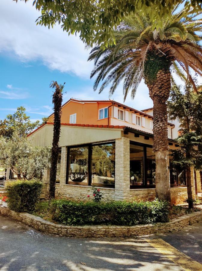 Hotel Minerva Medulin Exterior photo